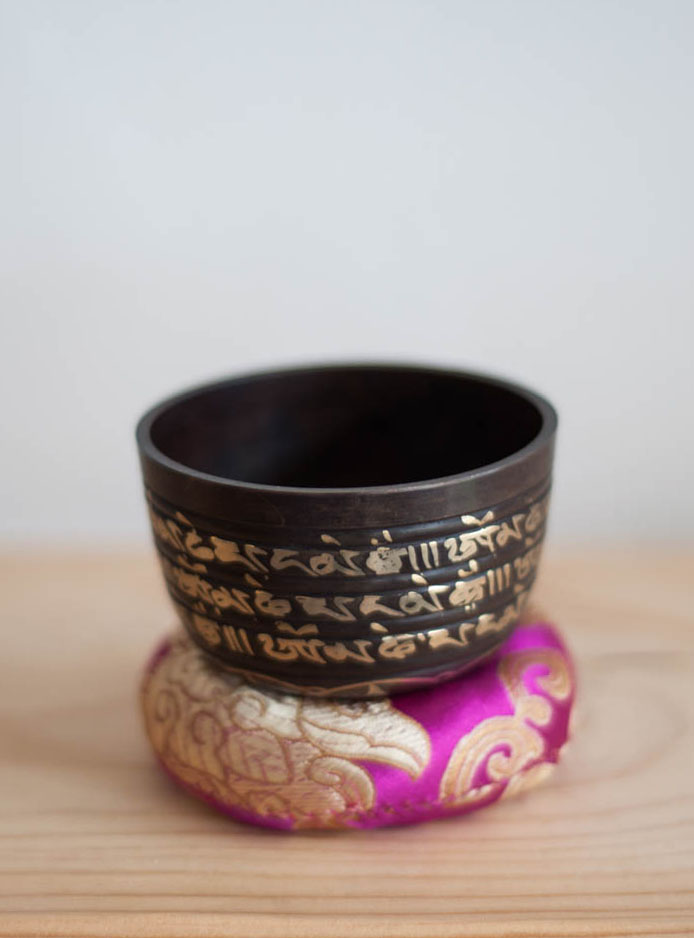 Crown Chakra Singing Bowl - ornate